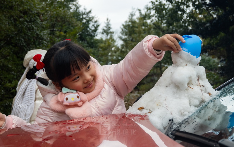 “車載小雪人”成標(biāo)配，畫面太歡樂(lè)