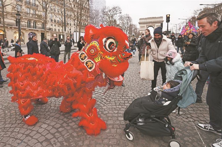 旅游、出行、餐飲、電影有哪些新變化、新氣象、新趨勢？