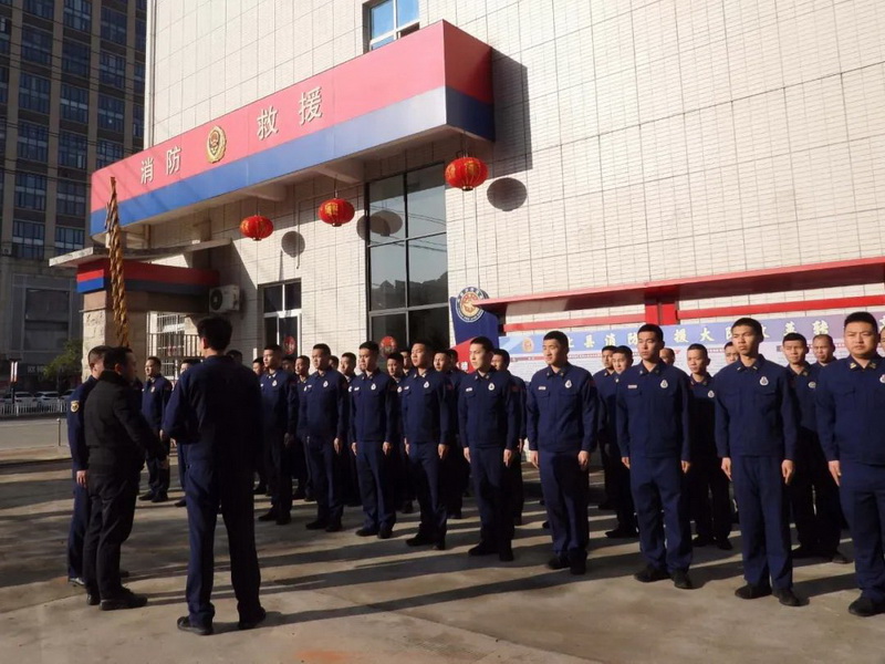 縣長方俊欽春節(jié)期間慰問堅守崗位工作人員