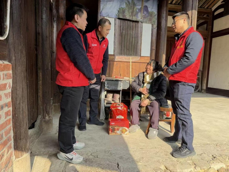 龙浔镇：脚步丈量民情厚，幸福“食”光味正浓