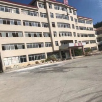  紫云工業(yè)區(qū)大路旁2樓廠房6000平方米（內(nèi)有70米天然氣隧道窯）、電商樓、店面、后棟廠房2