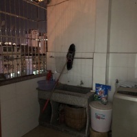 癢柄小區(qū)  130㎡ 1600元/月