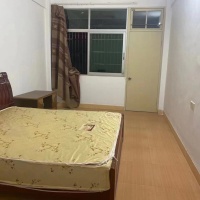 寶美街 ，7樓，三房?jī)蓮d兩衛(wèi)，有家電家具，月租1000