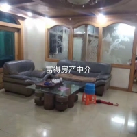 富東街  125㎡ 中檔裝修三房好樓層 證全100萬左右