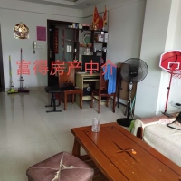龍東小區(qū)  86㎡ 精裝修三房 好樓層75萬(wàn)元