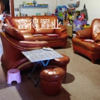 德新街  127㎡ 115萬元