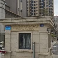 嘉裕二期，好樓層，125平方，4房?jī)蓮d兩衛(wèi)兩陽臺(tái)，帶機(jī)械車位兩位，摩托車位，售七十幾萬，首付20萬，