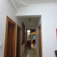 寶美街，128平，88萬包過戶費，樓下有摩托車庫，中檔裝修，包含家電家具，證件齊全！即可過戶按揭！看