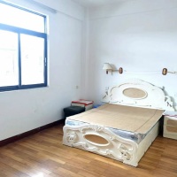 德化五中旁，夏飛家私樓上，坐北朝南套房出租，冬暖夏涼，  130㎡ 1600元/月
