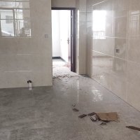 城東新區(qū)  一層35㎡ 30萬元，證全，新裝修未入住
