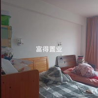 南后街  133㎡3房2廳 120萬(wàn)元