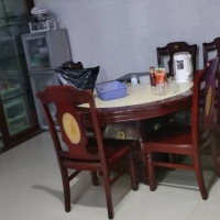 寶美街套房出售，好樓層精裝修，三房兩廳兩衛(wèi)配摩托車庫，房主搬新房。僅售90幾萬