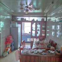 坪鋪小區(qū)  130㎡ 精裝修三房 好樓層 證全 93萬(wàn) 首付10幾萬(wàn)