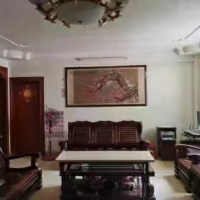 金苑小区，127平方，三房两厅两卫，另外独立摩车库13平方，小车停靠方便，好楼层
