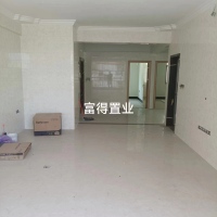 榮昌小區(qū)  118㎡配一獨立摩托車庫 精裝修三房  68萬 首付10幾萬