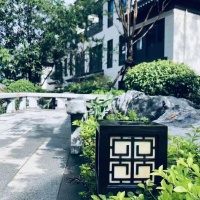  【別墅】? 金交頤園? 前排，含前排一間店面，兩個(gè)小車位，267㎡  證在手里，無(wú)貸款，明年10月