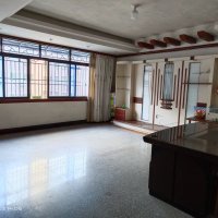 西門沿街學(xué)區(qū)套房出租 4房2廳 158㎡ 1500元/月