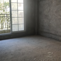 百德畔山云海  別墅365㎡ 470萬元，實(shí)用面積500平，毛坯房，證在手
