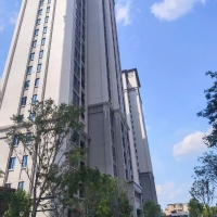 寶泰花苑  中樓層邊套 毛坯三房   售8千多/平，  有意向聯(lián)系18150921285