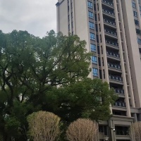 德備小區(qū)  126㎡ 107萬元，邊套