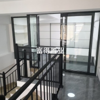 金龍中心城復式樓  54㎡使用面積108平  105萬