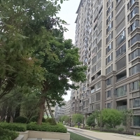 百德尚東首府  120㎡另配一小車位 毛坯四房 好樓層僅售 120萬