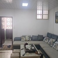 德新街  新裝修二房二廳  帶家具家電拎包入住！租金：1400元/月