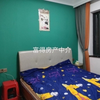 裕正山水花園  110㎡另配一小車位精裝修三房 好樓層過戶便宜 110萬