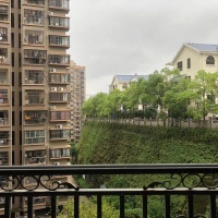 百德畔山1號(hào)百德公寓出租  擰包入住，33㎡ 1200元/月