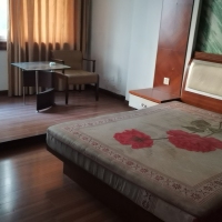 宝美街  150㎡ 2000元/月