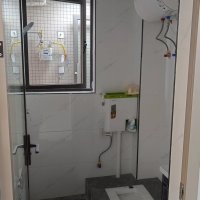 新寨小學(xué)邊（電梯房）  二房二廳 停車方便 帶有天然氣 租金： 1200元/月