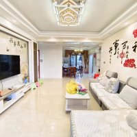 百德畔山云海，电梯房，面积130.46平方，三房两卫?南北通透户型，房东诚意出售，一平方售8900