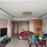 龍東小區(qū) 三房兩廳 家具家電齊全，拎包入??！ 1500元/月