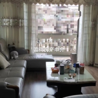 龍東小區(qū)  127㎡精裝修三房 好樓層 僅售 82萬 首付10萬