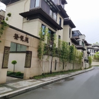 金交頤園別墅，392平方十2個(gè)小車(chē)位，只售370萬(wàn)，電話13348566558