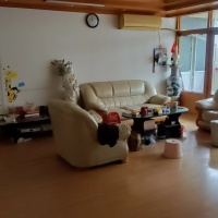 國稅局附近  130㎡ 1600元/月