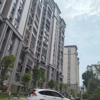 文亭小區(qū)，108平方3房2廳，全新毛坯房，一平方7000多