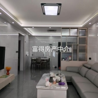 德備小區(qū)  122㎡另配一小車位 精裝修三房 僅售 125萬 可直接過戶