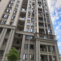 德備小區(qū)  122㎡ 毛坯三房 好樓層 每平米7800元