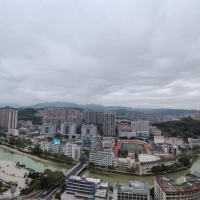 金龍中心城  126㎡ 價格面議，證在手，，靠西邊套，日照充足