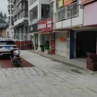 寶美街梅園酒店對面寶霞路2號店面出租  100㎡ 3000元/月