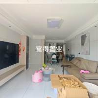 美的云玺台 二期，112平 小车位，4房2厅，精装，150万，看房：135