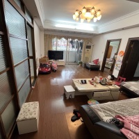 西门 离二实小100米  147.00㎡ 1100元/月