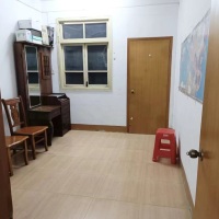 德新街领包入住，两张床