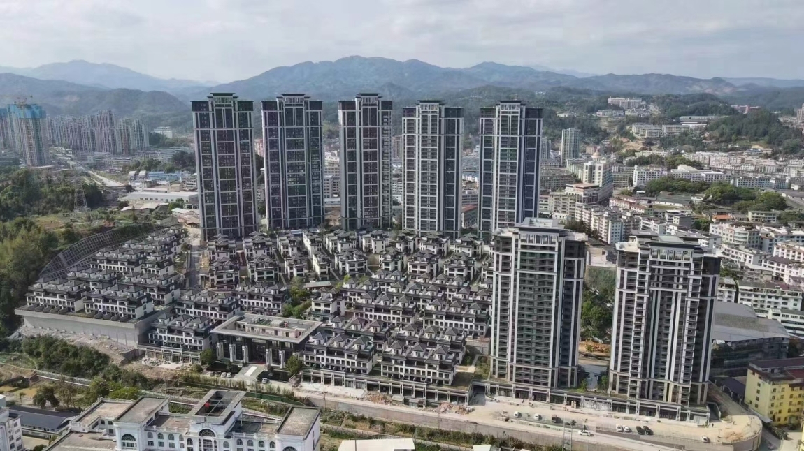 金交頤園安置房出售: 三房兩廳   96平方 坐北朝南   已**