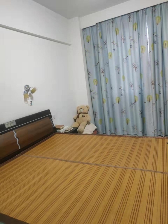 涌口移民小區(qū)  122.5㎡ 1300元/月