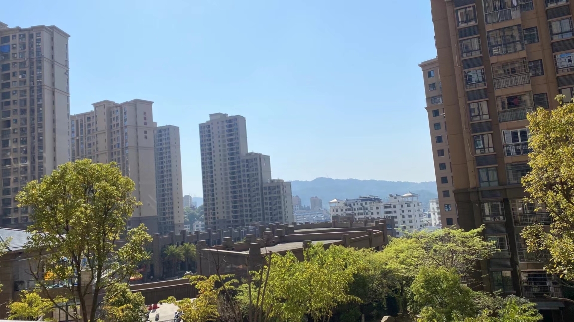 美倫山景疊苑126.53平方3房送1房，首付，首套40萬(wàn)，好樓層，包過(guò)戶