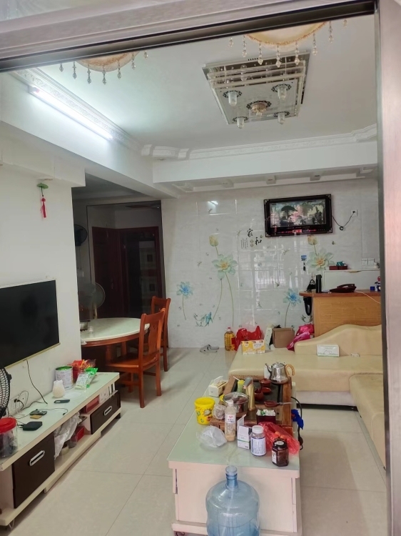 城东新区  80㎡ 53万元，首付15万拎包入住.无电梯
