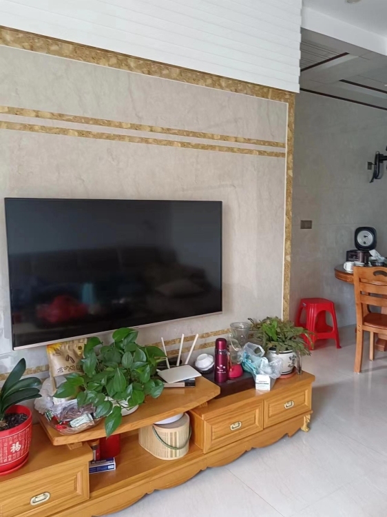 詩泰街  85㎡ 43萬元.職工宿舍樓，拎包入住