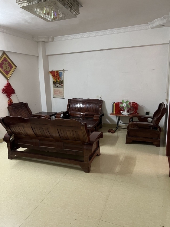 蓋德鎮(zhèn)新學(xué)校斜對面套房出租  80㎡ 800元/月
